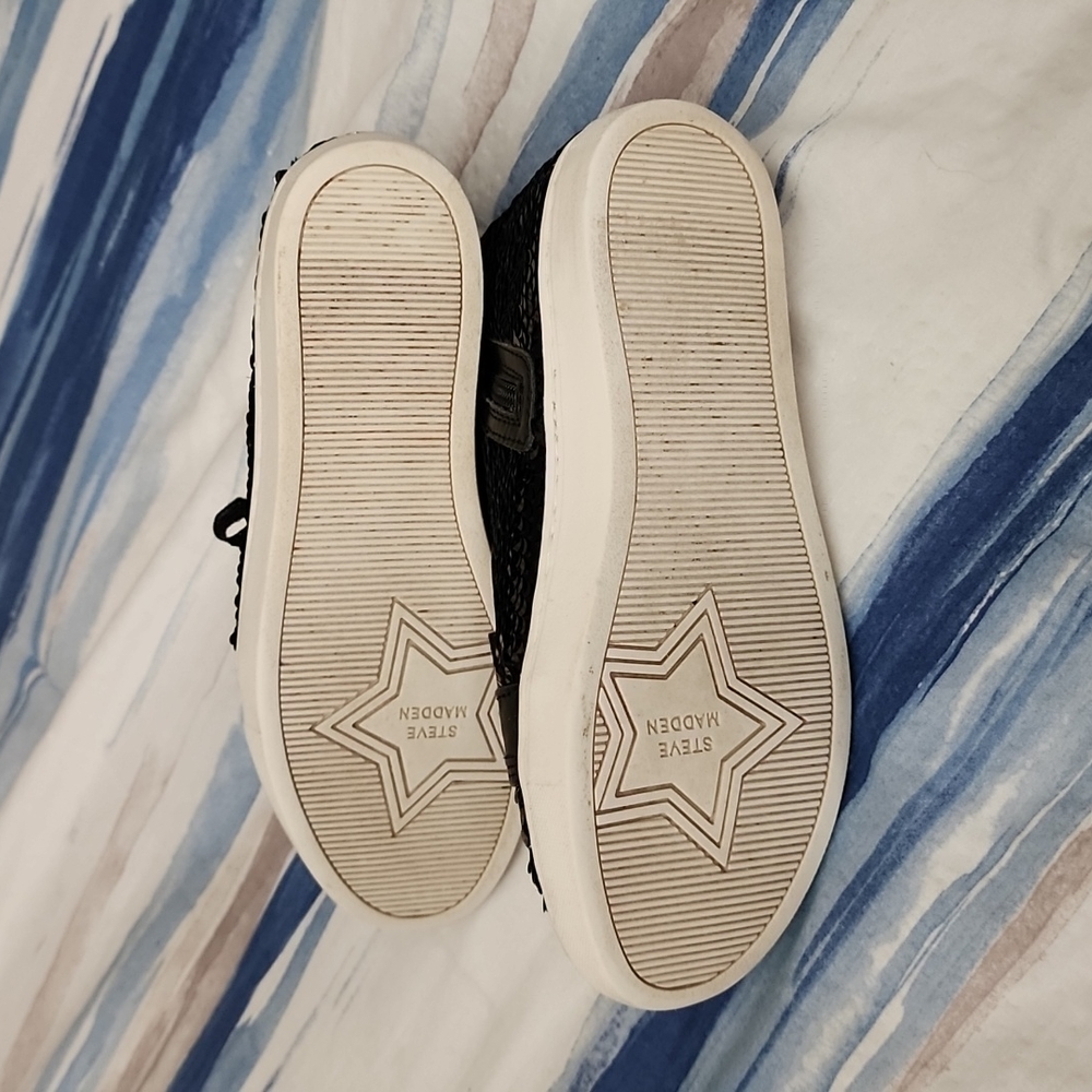 Steve Madden Kid’s Sequin Emoji Smiley Sneakers, Size 3 - Picture 7 of 8
